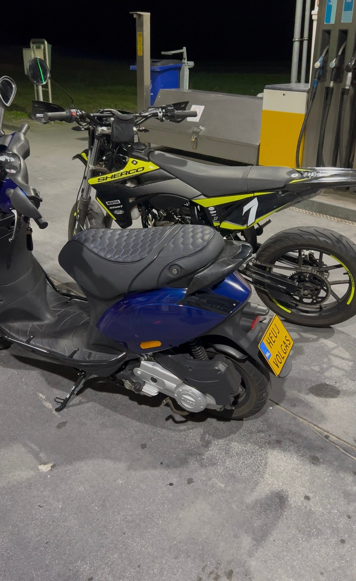 Combideal Zadelhoes Piaggio Zip + Kenteken met eigen tekst